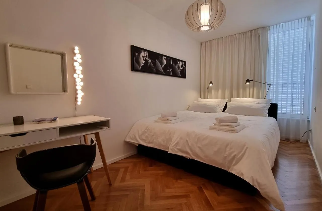Bob Luxury Design & Sea View Apartment Split 0*,