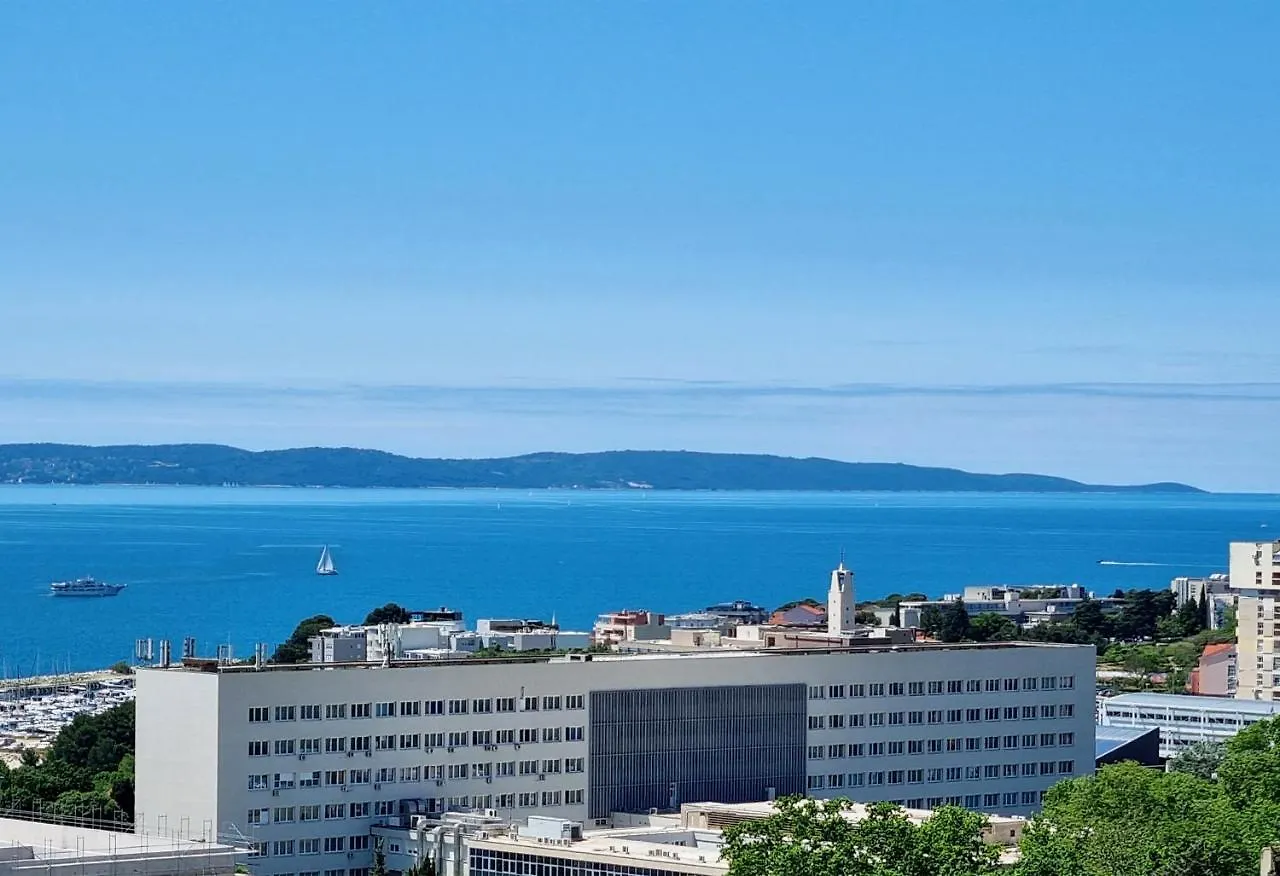 Bob Luxury Design & Sea View Apartment Split